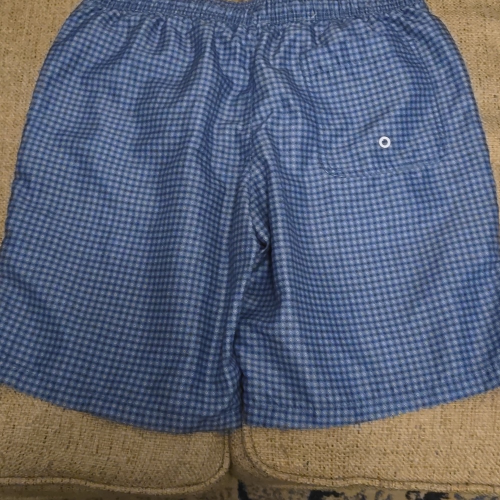 Amazon Essentials - Picture 2 of 3